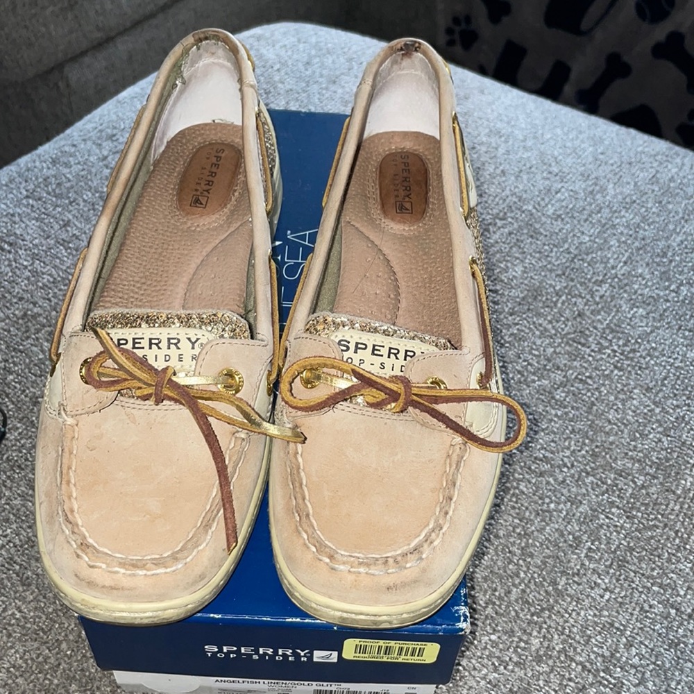 Women’s casual boat shoes
